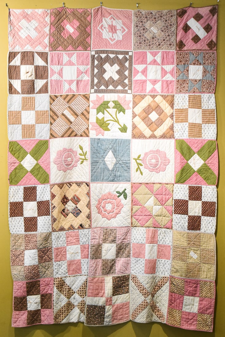 FLORAL PASTEL QUILT (1 of 2)