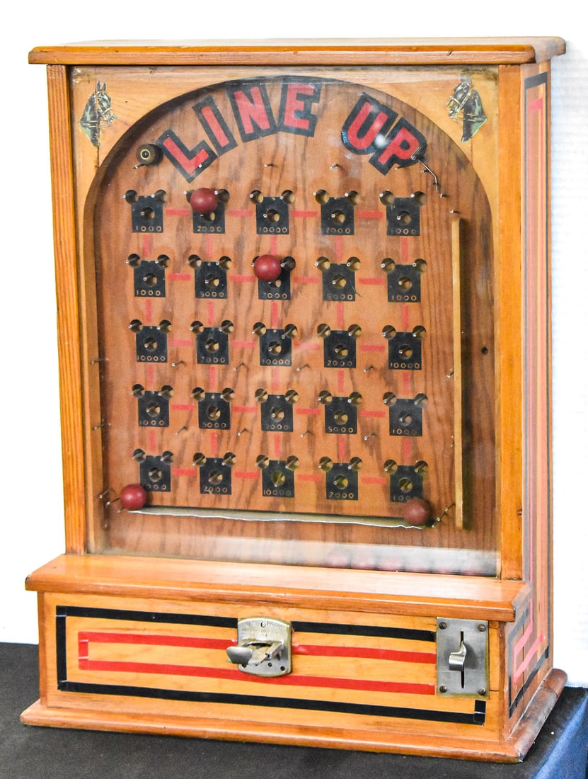 "LINE UP" THE MECHANICAL TALBETOP GAME (1 of 2)