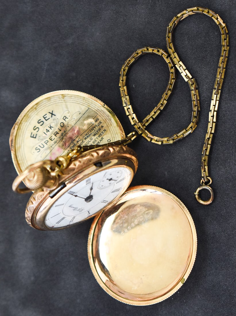 HAMPDEN PRIVATE LABEL POCKET WATCH W/ 14K GOLD-PLATED HUNTERS CASE, C. 1893: A Hampden private label made 17 jewel pocket watch with a 14k gold-plated double-hunter watch case. The watch was made for R.H. Denney of Portland, Indiana. R.H. Denney was the owner of City Book and 