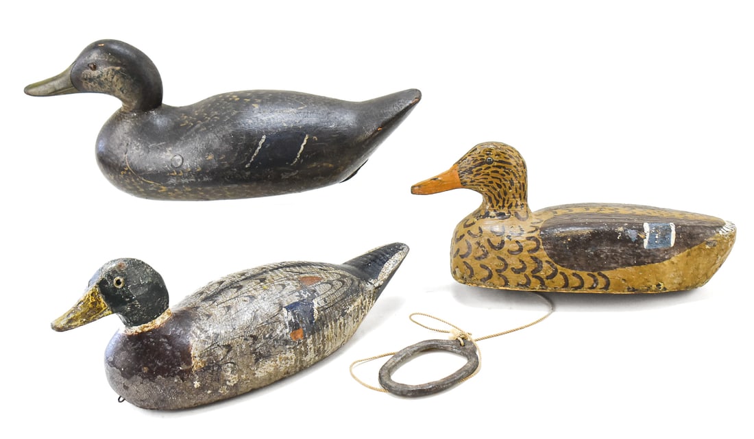 THREE ANTIQUE WOODEN DUCK DECOYS (1 of 3)