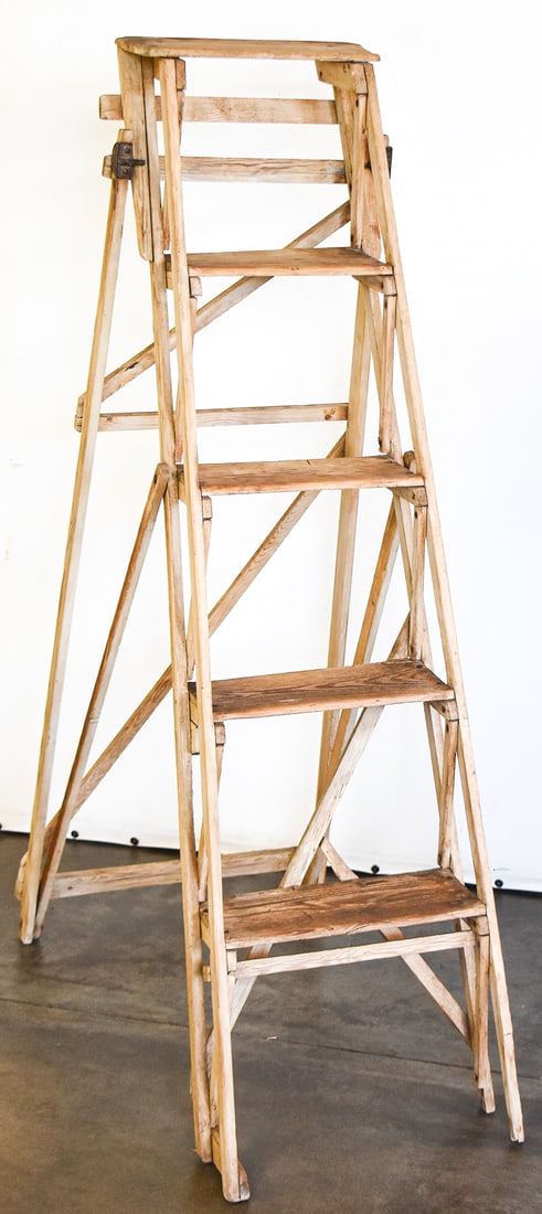 RUSTIC WOOD STEP LADDER - 2