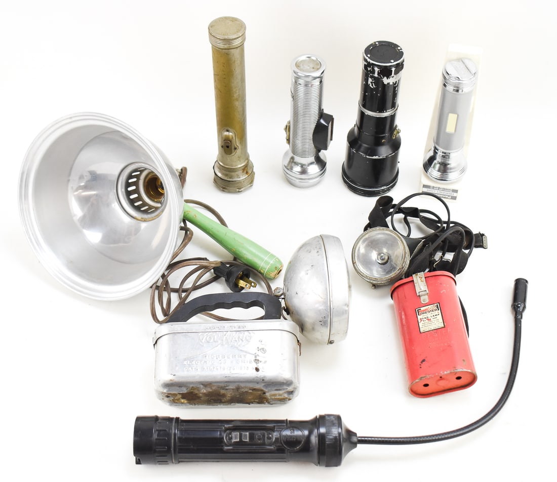 COLLECTION OF ANTIQUE AND VINTAGE FLASHLIGHTS: FRENCHY RAY-O-LITE, FORESTER, RICHBERRY (1 of 2)
