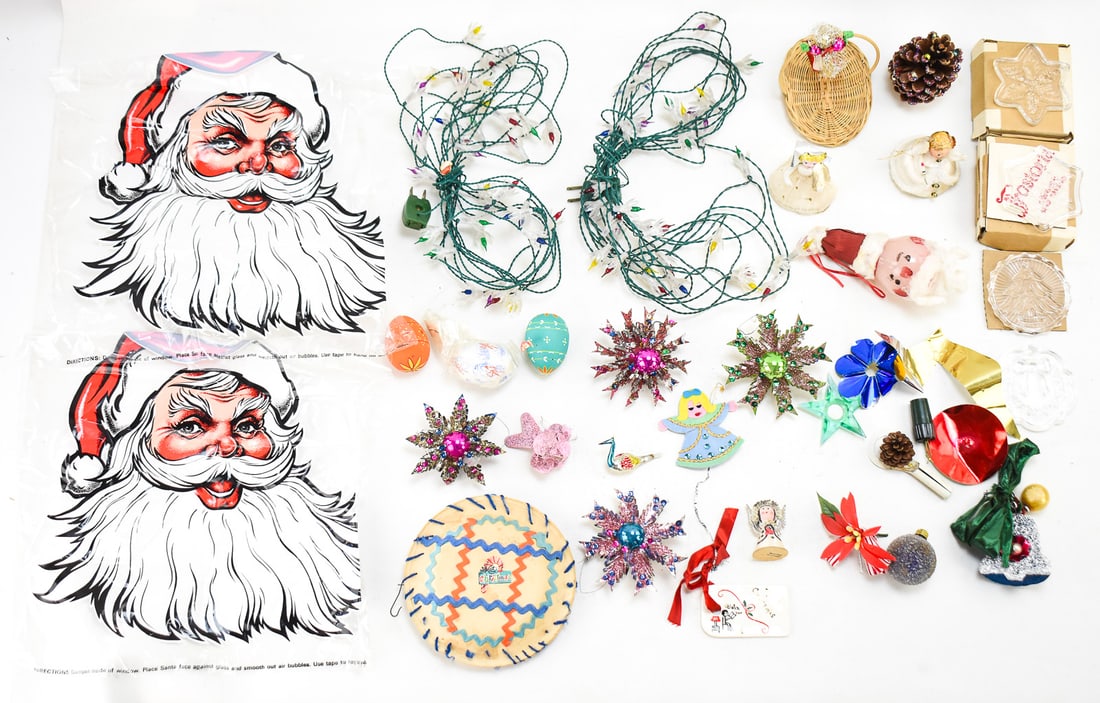 COLLECTION OF VINTAGE CHRISTMAS TREE DECORATIONS (1 of 4)