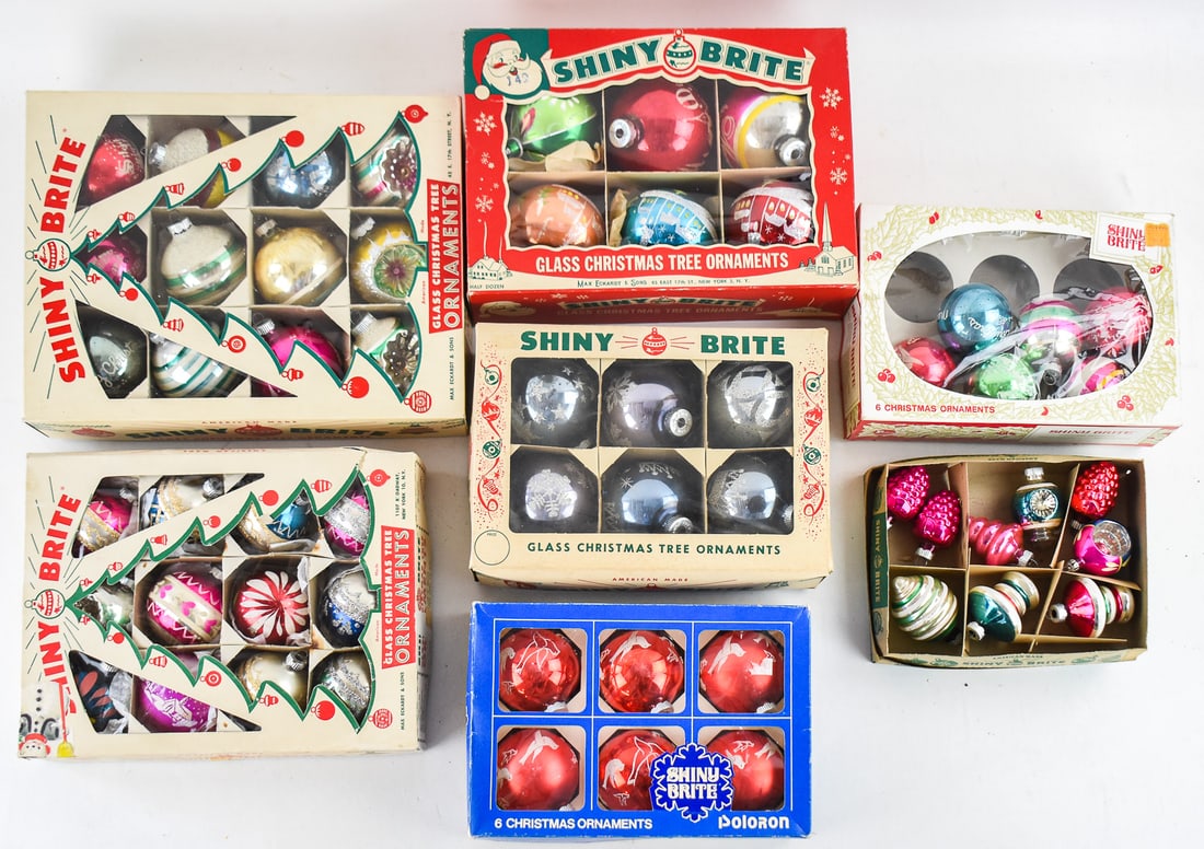 COLLECTION OF SHINY BRITE CHRISTMAS TREE ORNAMENTS (1 of 4)
