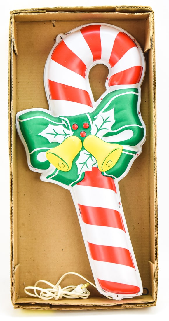 VINTAGE NOMA CHRISTMAS LIGHTED CANDY CANE WALL DECORATION (1 of 2)