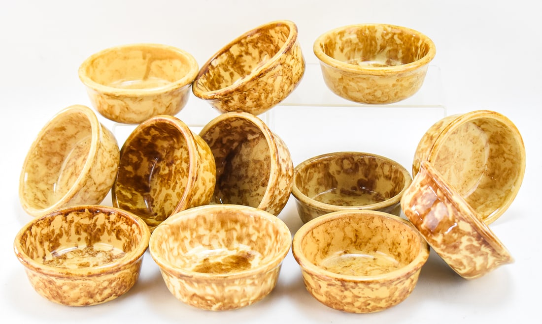 TWELVE AMERICAN YELLOW WARE ROCKINGHAM-STYLE SPONGE WARE BOWLS (1 of 3)