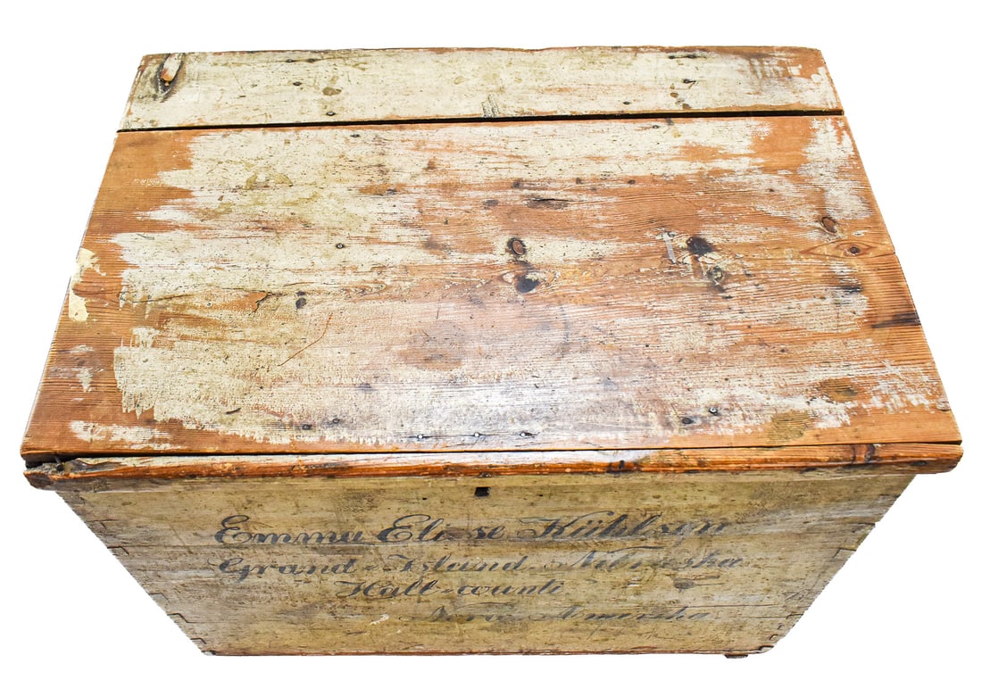 CUSTOMARY SCANDINAVIAN IMMIGRANT TRUNK - 2