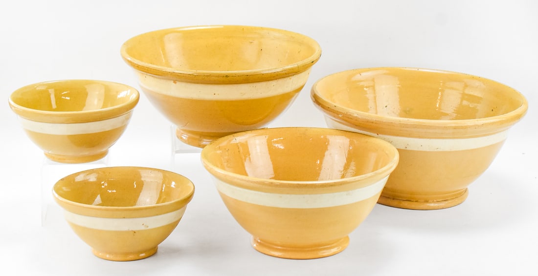 ASSORTMENT OF FIVE WHITE-BANDED YELLOW WARE BOWLS OF VARIOUS SIZES (1 of 6)