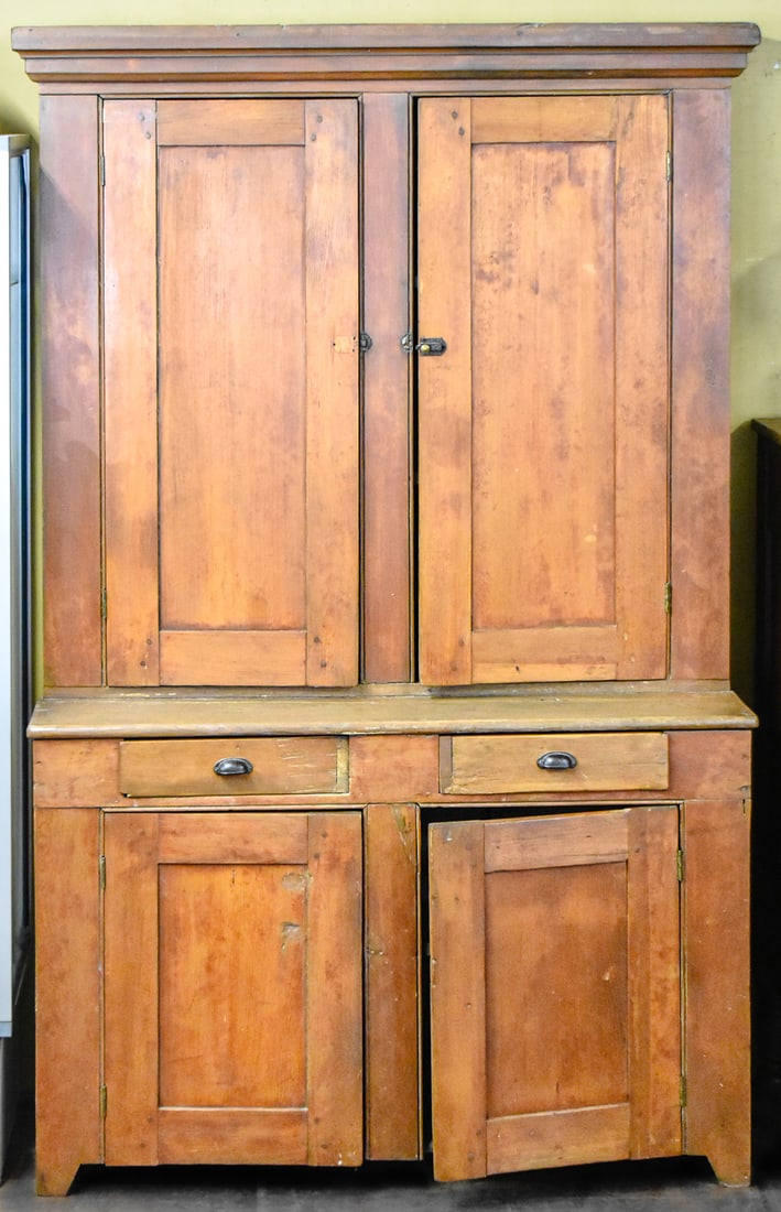 AMERICAN COUNTRY PRIMITIVE-STYLE PINE ONE-PIECE STEP-BACK CUPBOARD (1 of 2)