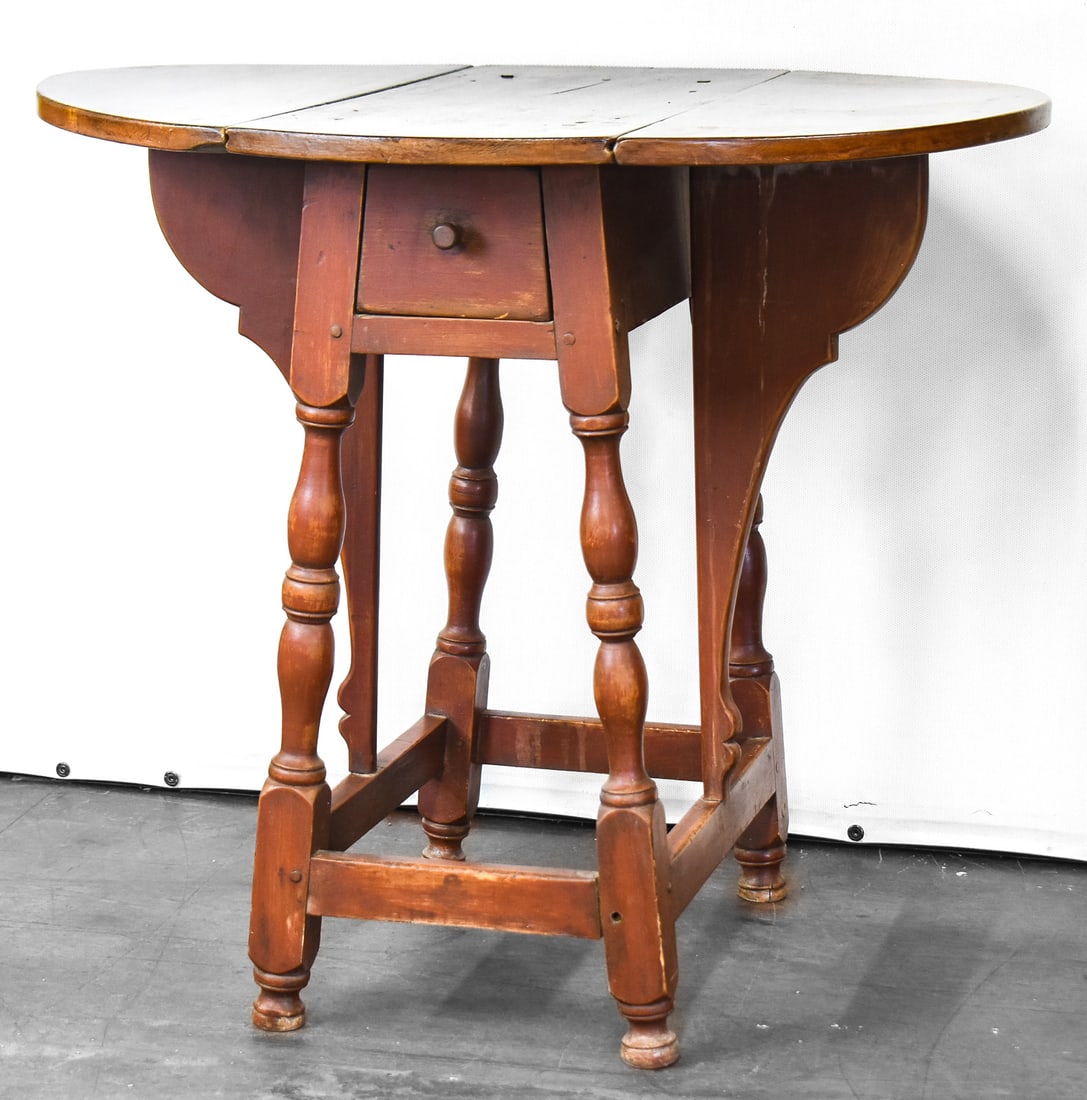 WILLIAM AND MARY STYLE BUTTERFLY DROP-LEAF TABLE (1 of 3)