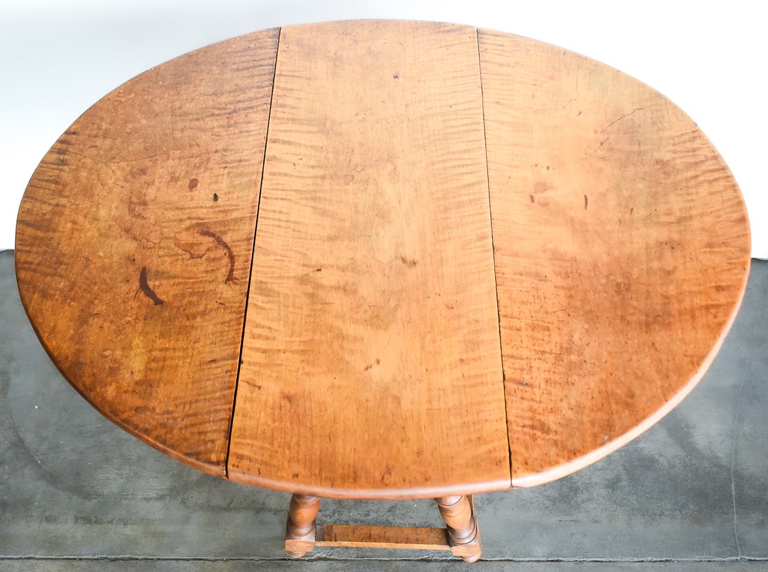 AMERICAN OAK DROP-LEAF SIDE TABLE - 2