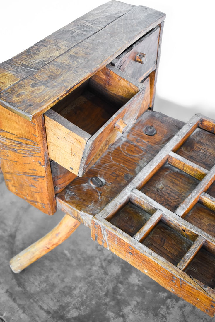 AMERICAN PINE COBBLERS' WORKBENCH - 3