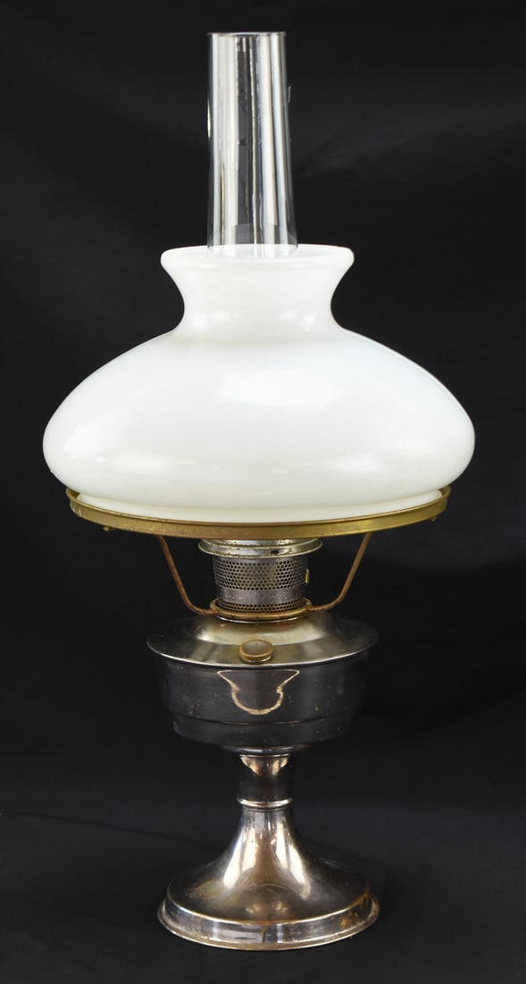 ALADDIN MODEL No. 21C NICKEL-PLATED LAMP (1 of 2)