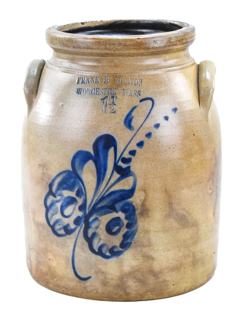 FRANK B. NORTON 1.5 GALLON STONEWARE CROCK (1 of 4)