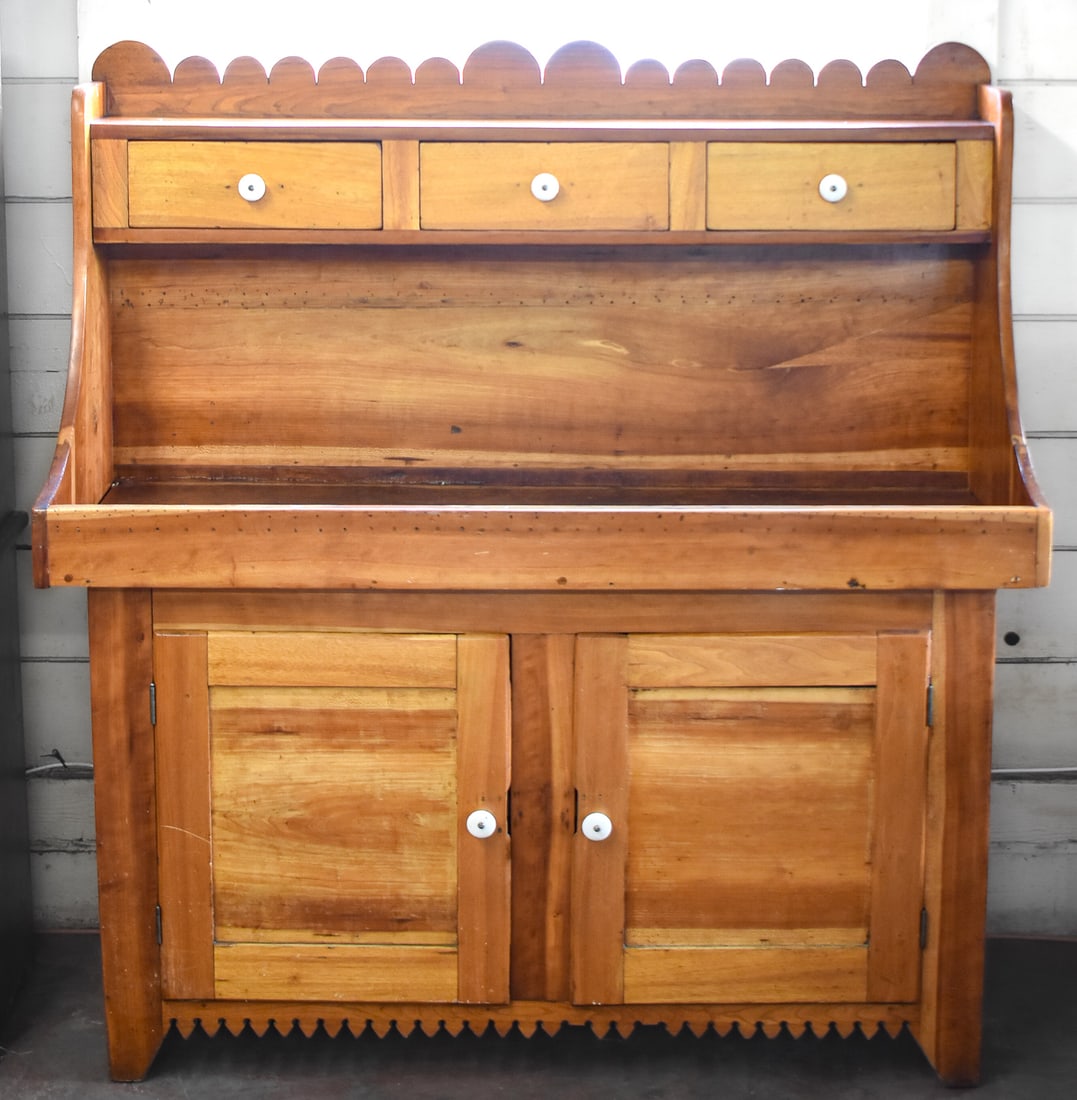 AMERICAN PRIMITIVE-STYLE PINE DRY SINK (1 of 3)