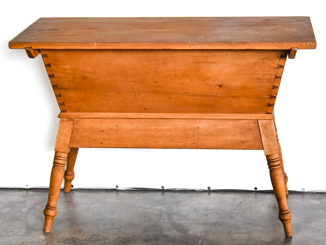 EARLY AMERICAN PINE DOUGH BOX TABLE - 2