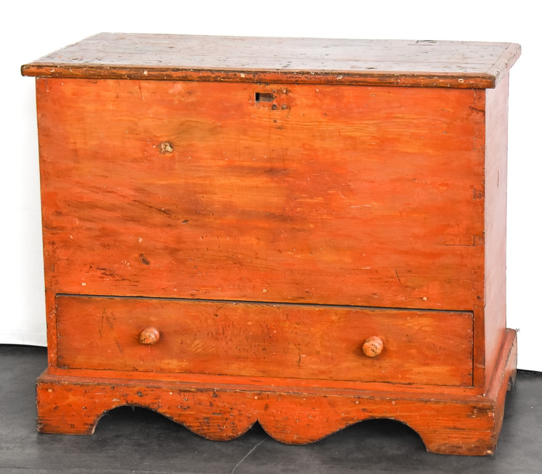 EARLY AMERICAN PAINTED PINE BLANKET CHEST: An early 19th-century painted pine blanket chest with a drawer below. The chest measures approx. 27" H x 33.5" W x 18" D.