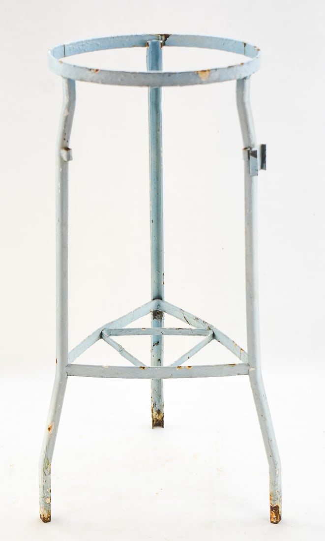 ENAMEL-PAINTED METAL WASH BASIN STAND: A wash basin enamel-painted metal stand, from early 20th century. The item measures approx. 28" H x 12.5" W x 12.5" D.