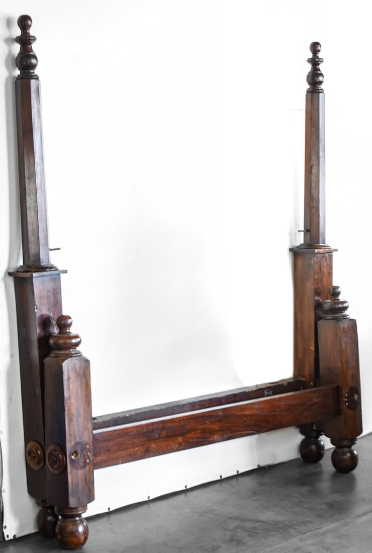 EARLY FEDERAL FOUR POSTER BED FRAME (1 of 3)