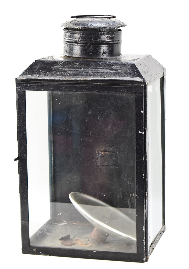DIETZ NO. 3 CLIMAX RAILWAY STATION LANTERN: A R.E. Dietz Company No. 3 Climax railway station lantern with a mercury glass reflector, from the early 20th century. The lantern measures approx. 19" H x 10.5" W x 9" D.