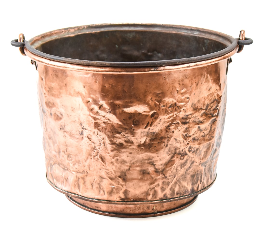 HAMMERED COPPER CAULDRON (1 of 3)