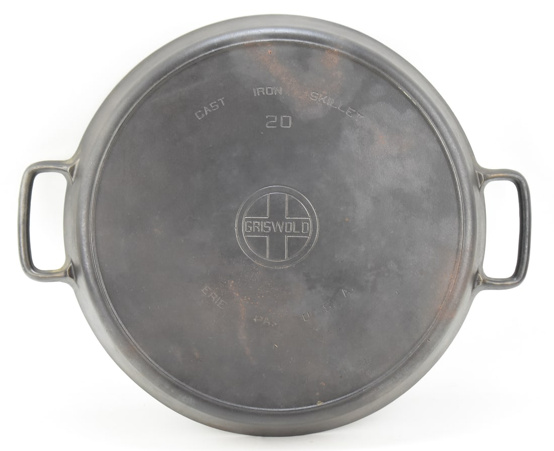GRISWOLD CAST IRON HOTEL SKILLET No. 20 (1 of 4)
