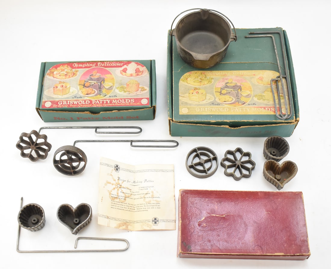 GRISWOLD CAST IRON PATTY MOLDS BOXED SETS (1 of 3)