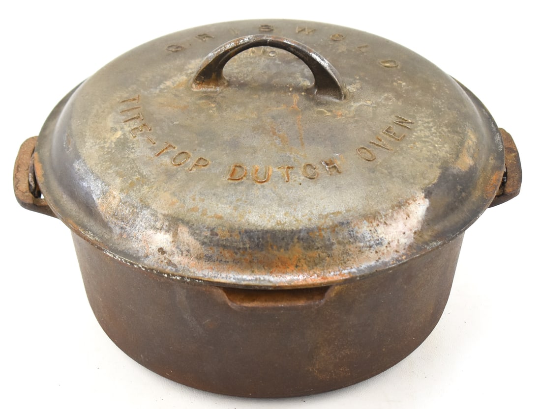 GRISWOLD "TITE-TOP" CAST IRON DUTCH OVEN LID No. 2552 AND No. 833 BASTER (1 of 3)