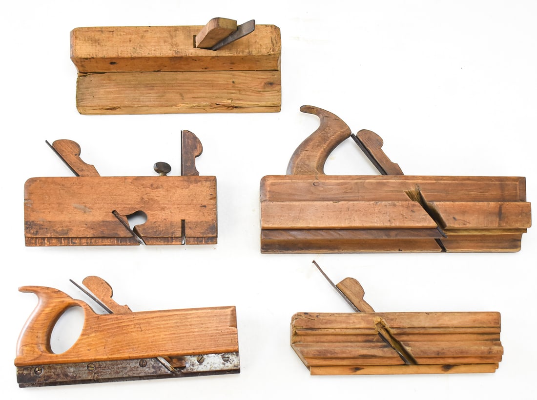 ASSORTMENT OF 5 WOODEN HAND PLANES: AUBURN TOOL CO., CHAPIN STEPHENS, ISRAEL WHITE (1 of 2)