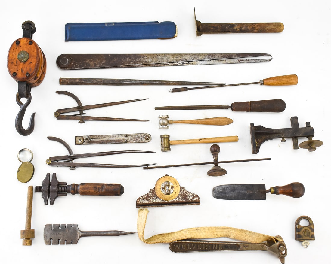 LARGE ASSORTMENT OF ANTIQUE TOOLS: STANLEY NO. 30 ANGLE DIVIDER, PULLEYS, WING DIVIDERS (1 of 3)