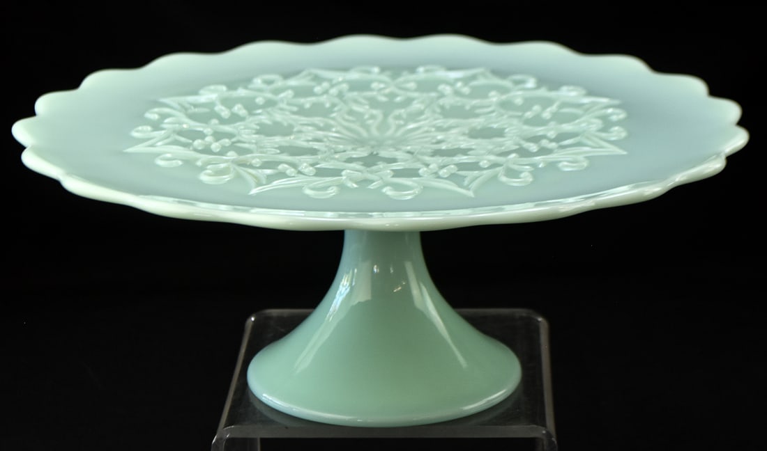 FENTON GLASS 'SPANISH LACE' PEDESTAL CAKE STAND (1 of 2)