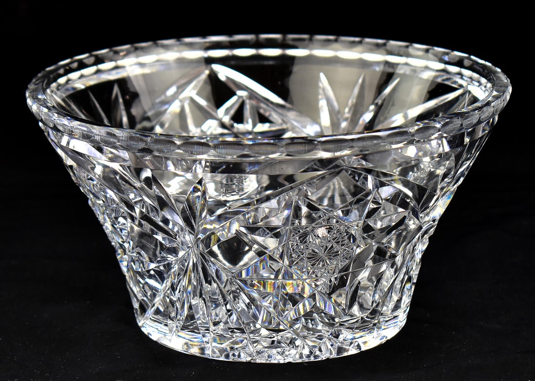 T. G. HAWKES & COMPANY CUT-CRYSTAL BOWL: A marked T. G. Hawkes & Company cut-crystal bowl, early-20th century. The bowl measures approximately 4" H x 8" W x 8" D.