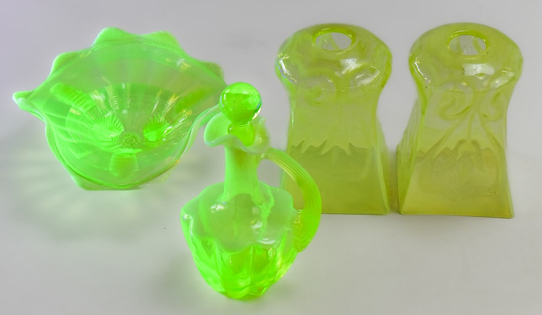 ASSORTMENT OF VASELINE GLASS: GIBSON & NORTHWOOD (1 of 4)
