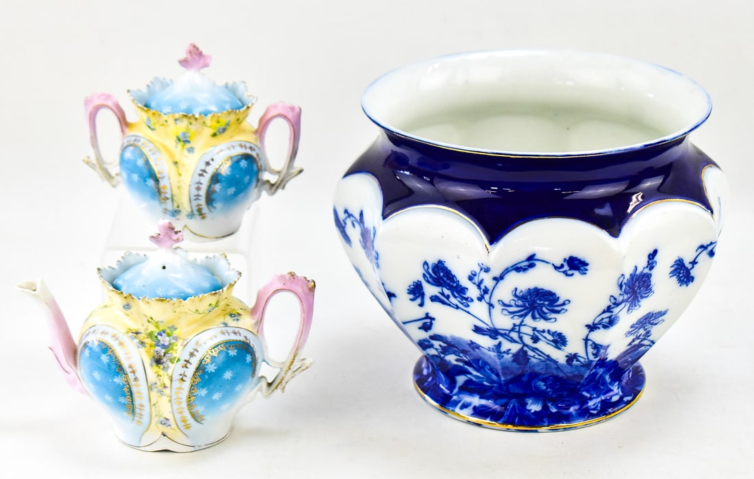 VICTORIAN JARDINIERE, HAND-PAINTED TEAPOT & SUGAR BOWL: A Victorian English blue transferware jardiniere marked on the base Imperial Porcelain, Wedgwood & Co., England, and a matching hand-painted porcelain teapot and sugar bowl. The jardiniere