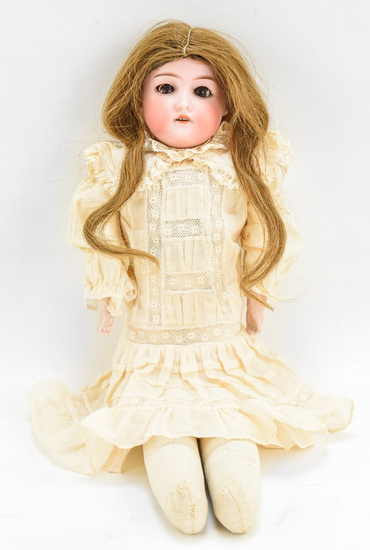 ARMAND MARSEILLE "FLORADORA" GERMAN CHARACTER DOLL (1 of 5)
