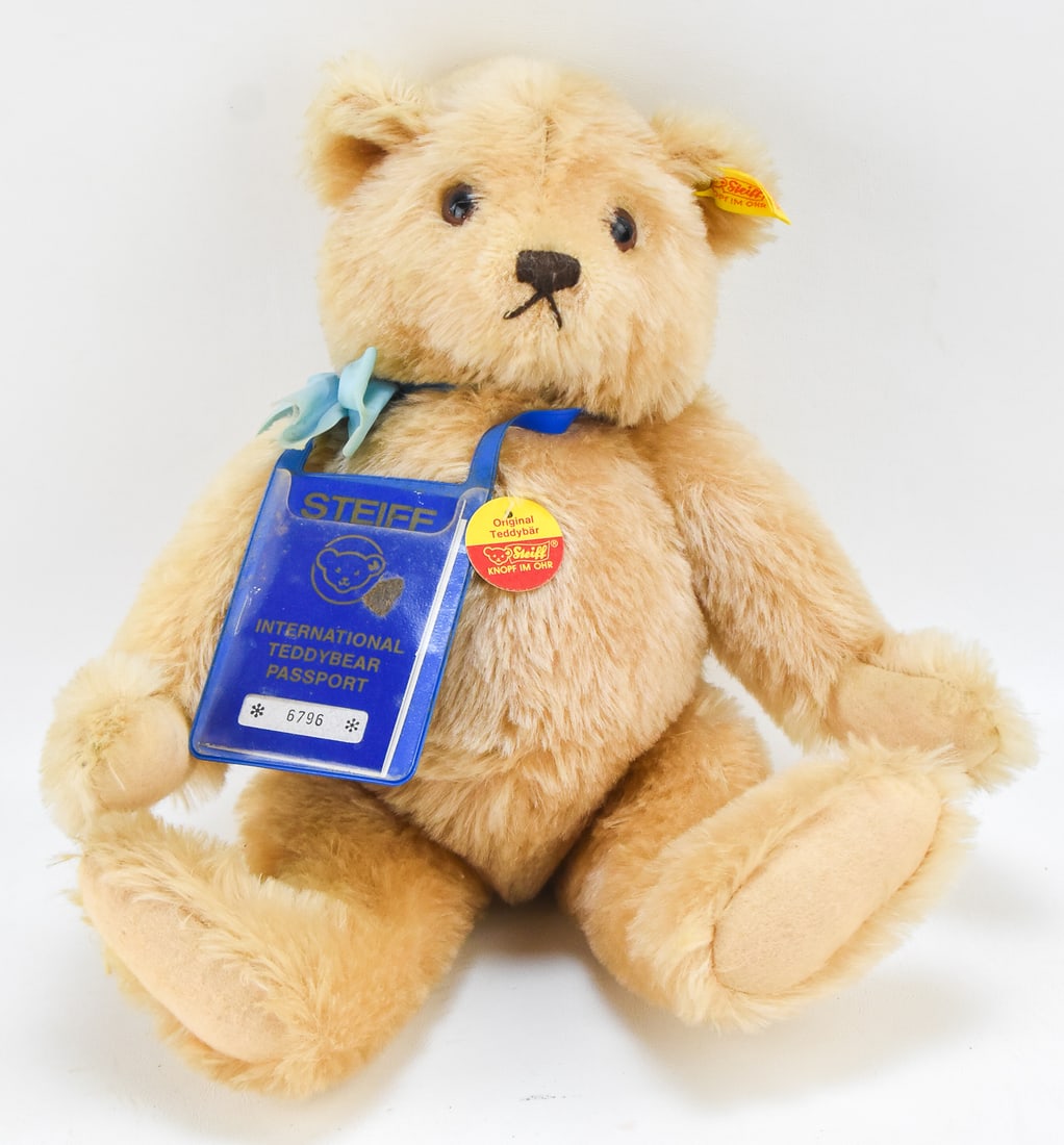 STEIFF "PASSPORT BEAR" (1 of 3)