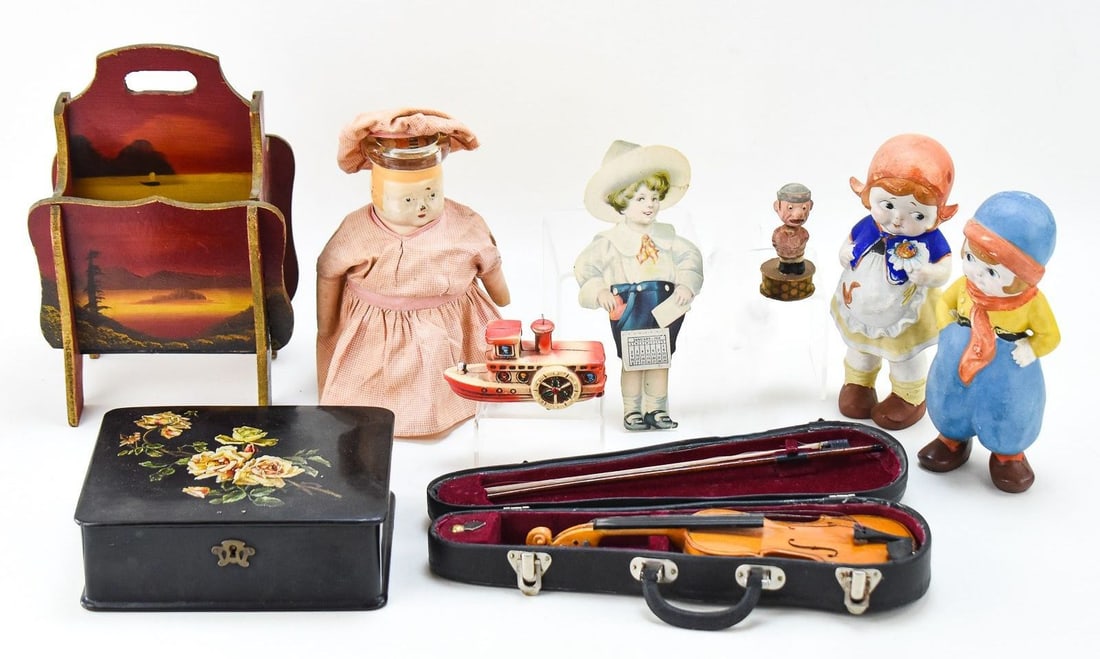 CHILDREN'S MINIATURE TOYS AND MORE: GERMAN NODDER CANDY CONTAINER (1 of 4)