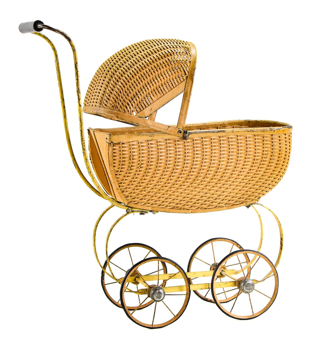VICTORIAN STYLE WICKER BABY DOLL PRAM (1 of 2)
