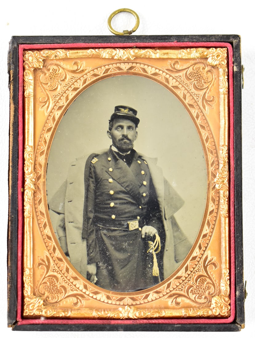 UNION ARMY OFFICER AMBROTYPE (1 of 2)