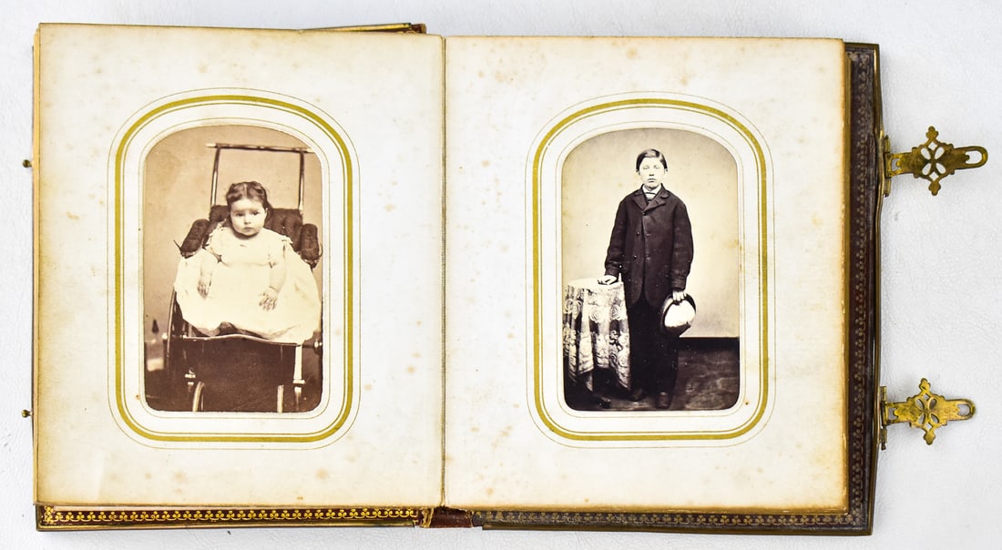 VICTORIAN LEATHER-BOUND PHOTO ALBUM W/ 26 PHOTOGRAPHS (1 of 9)