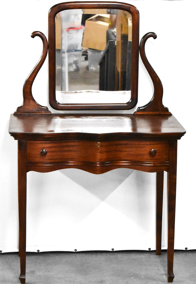 EDWARDIAN STYLE DRESSING TABLE VANITY (1 of 2)
