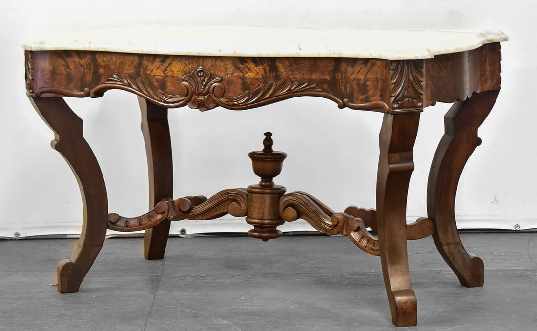 ROCOCO REVIVAL STYLE MAHOGANY COFFEE TABLE (1 of 2)