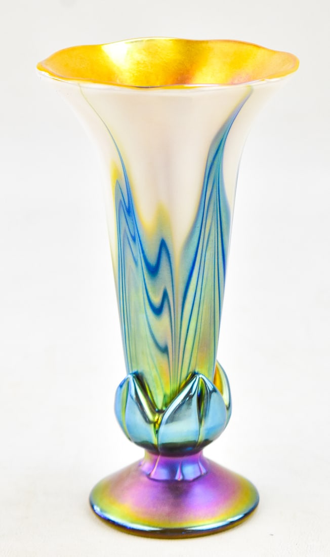 STEVEN AND JUSTIN LUNDBERG IRIDESCENT "MAGNOLIA" ART GLASS VASE: A 2005 Steven and Justin Lundberg "Magnolia" iridescent art glass vase. The base has the art studio label and it is also etched with the artist's signatures and date. The vase measures approximately
