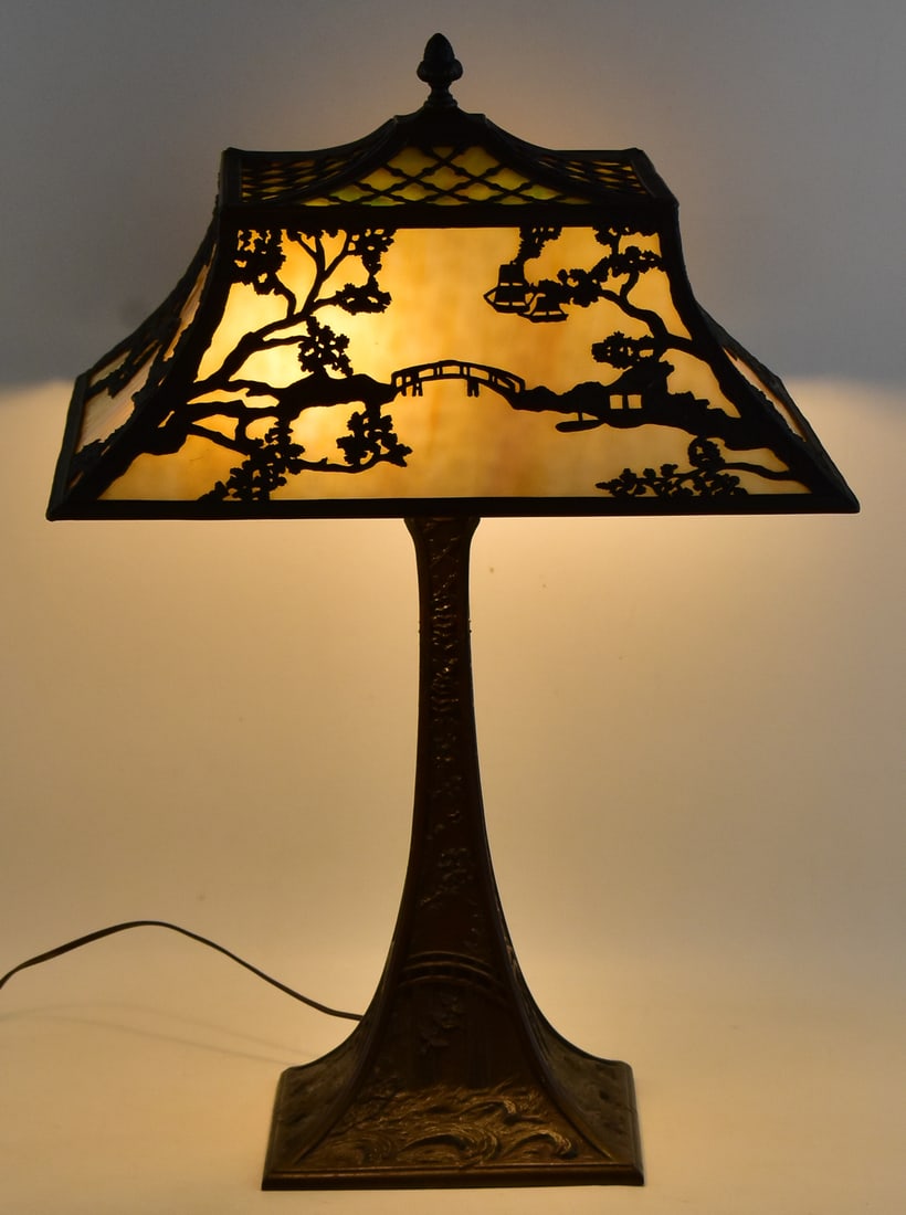 ASIAN SLAG GLASS & SPELTER TABLE LAMP (1 of 4)