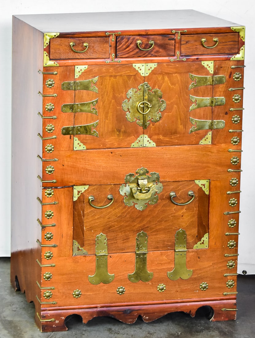 KOREAN TANSU CHEST (1 of 3)