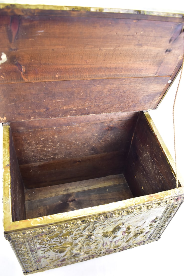 EMBOSSED BRASS FIREPLACE KINDLING BOX - 2