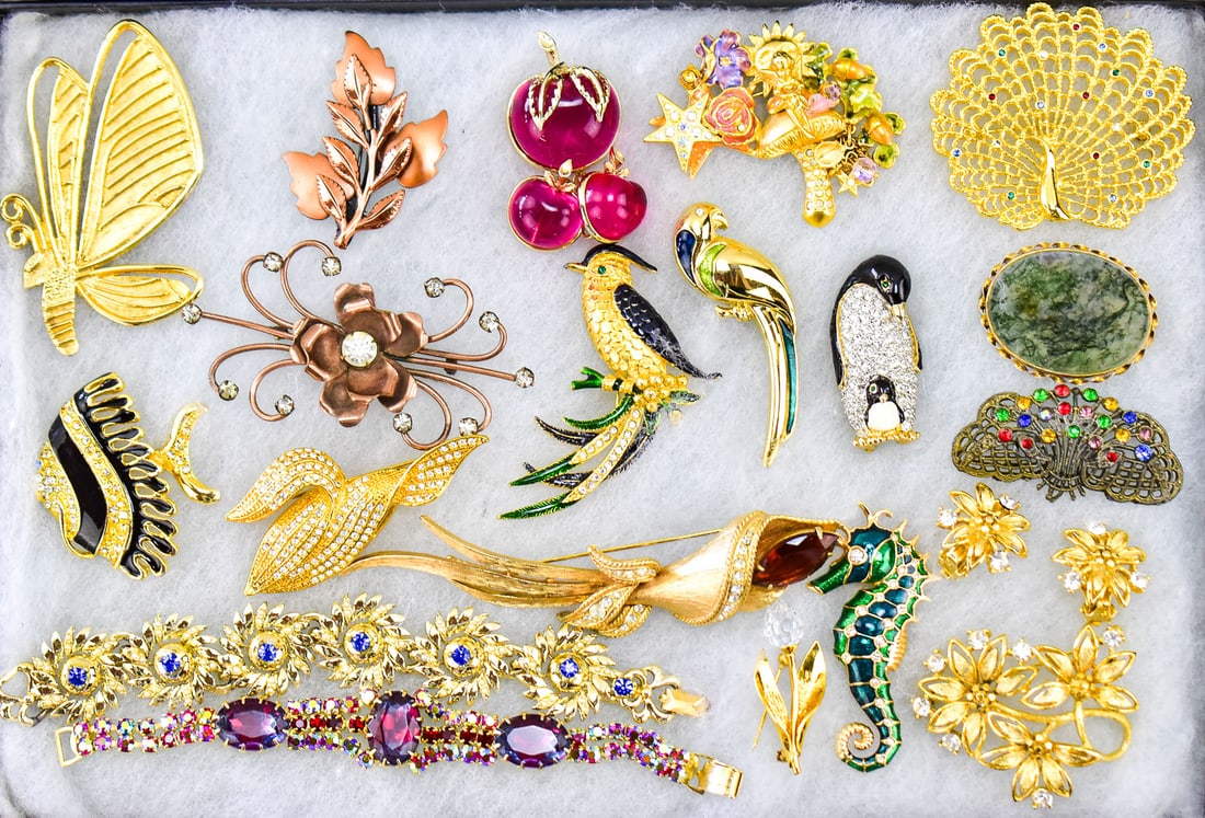 COSTUME JEWELRY ASORTMENT; RENOIR, SWAROVSKI, PARKLANE, ETC (1 of 3)