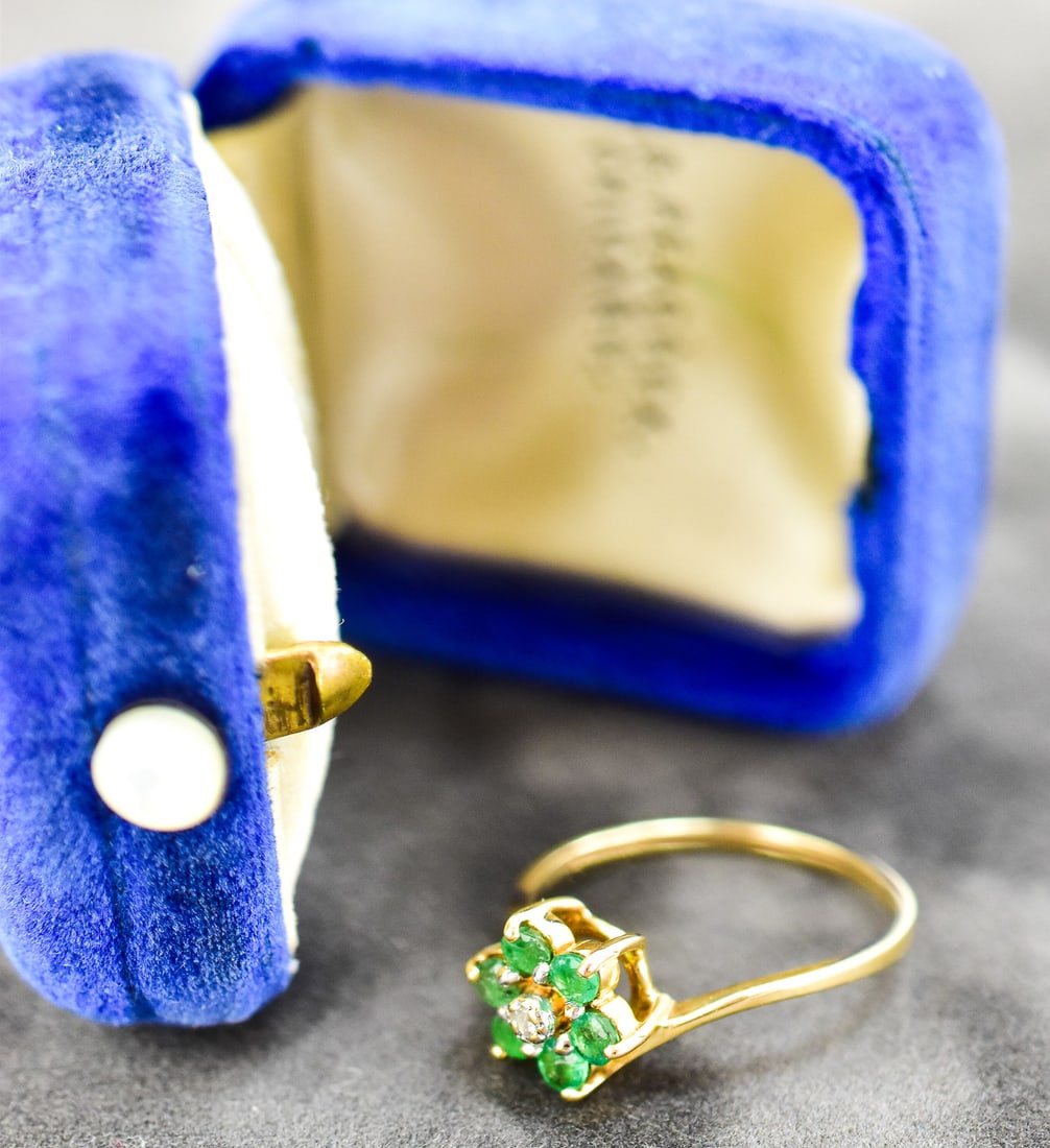 10K GOLD FLOWER CLUSTER RING - 3