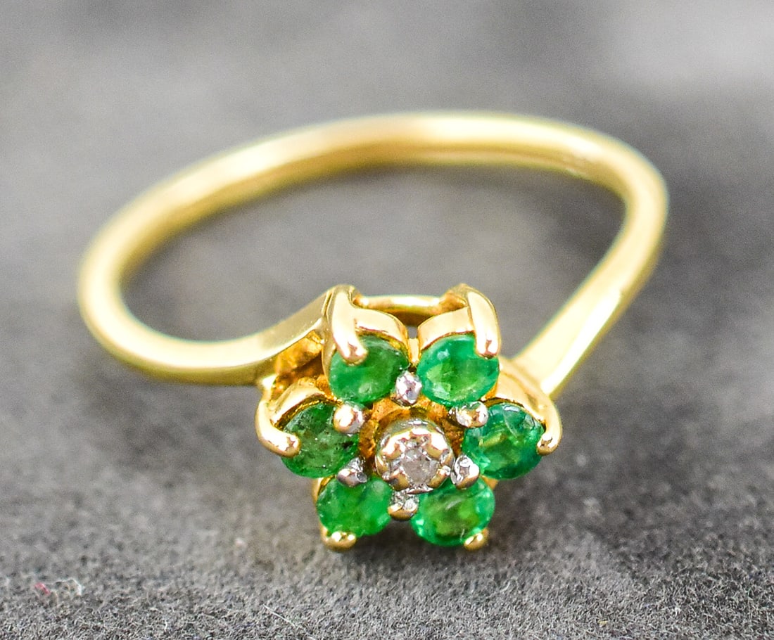 10K GOLD FLOWER CLUSTER RING - 5
