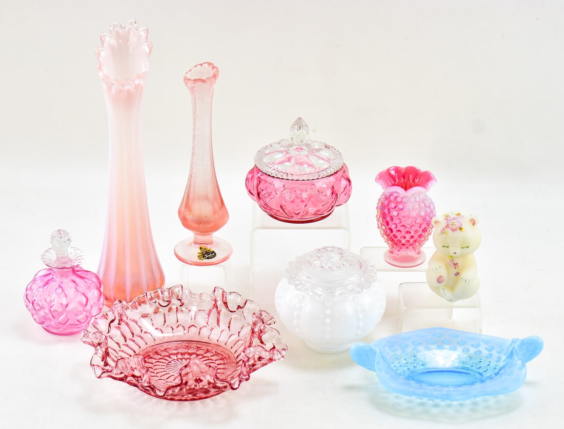 ART GLASS ASSORTMENT: FENTON, FOSTORIA (1 of 3)